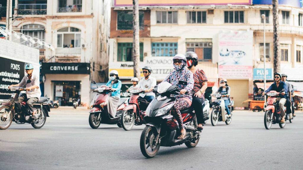 バイクでの通勤風景